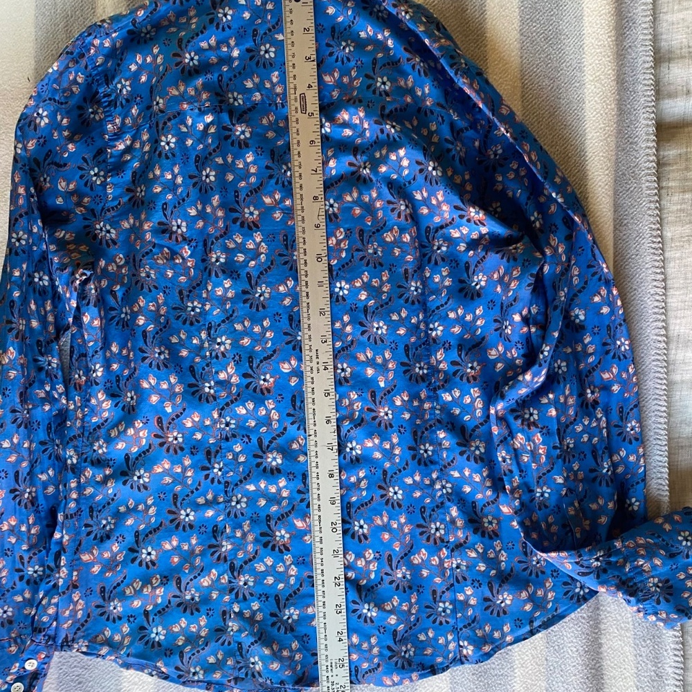 J. Crew button down Perfect shirt in blue with red & white floral pattern Sz 8 - Picture 12 of 12